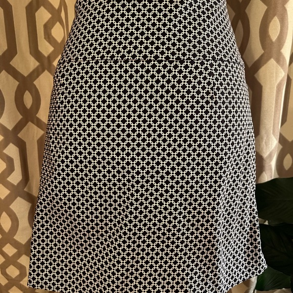 Pull on golf akirt - Picture 2 of 5